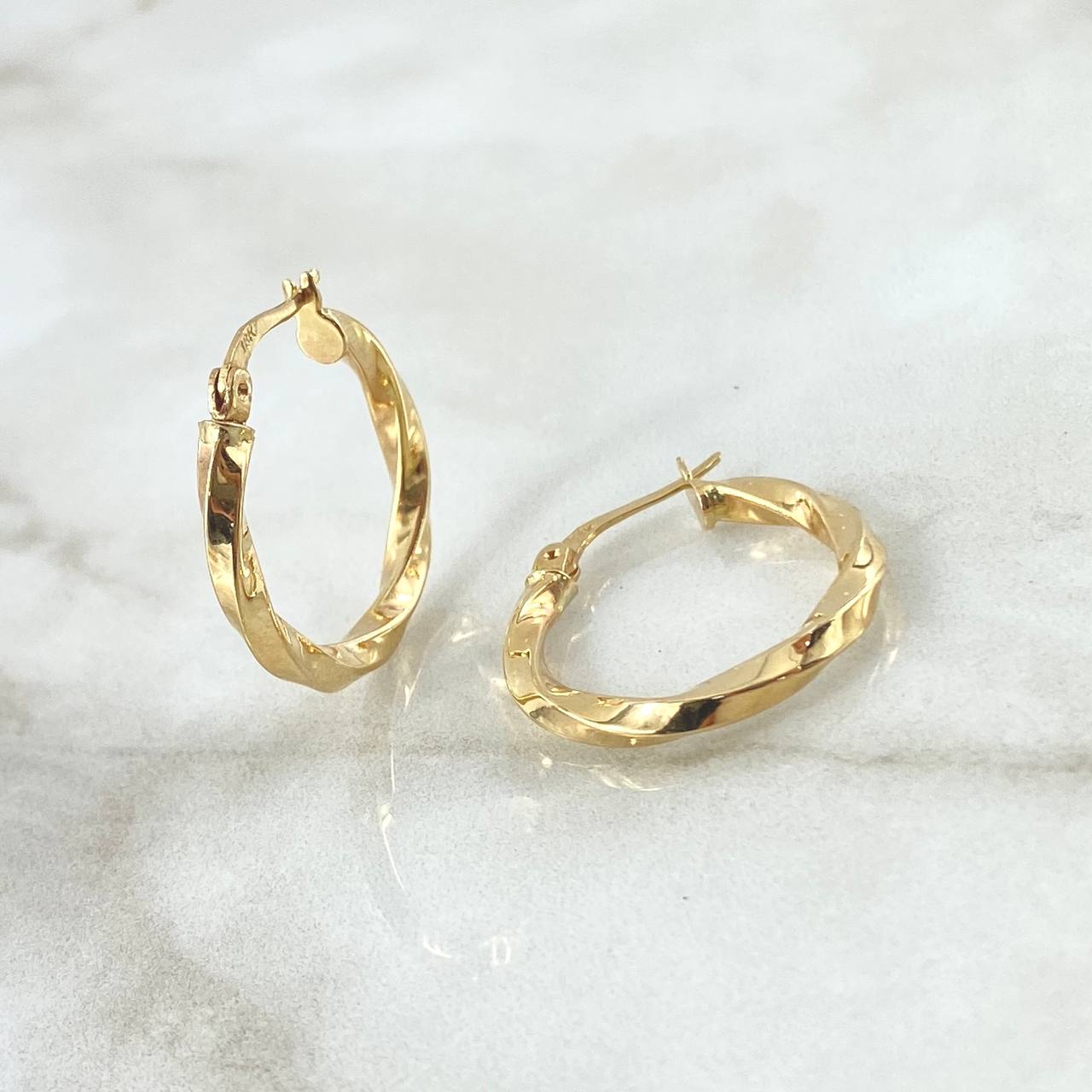 Candongas Kary 2.05gr / 2.4cm / Oro Amarillo 18K