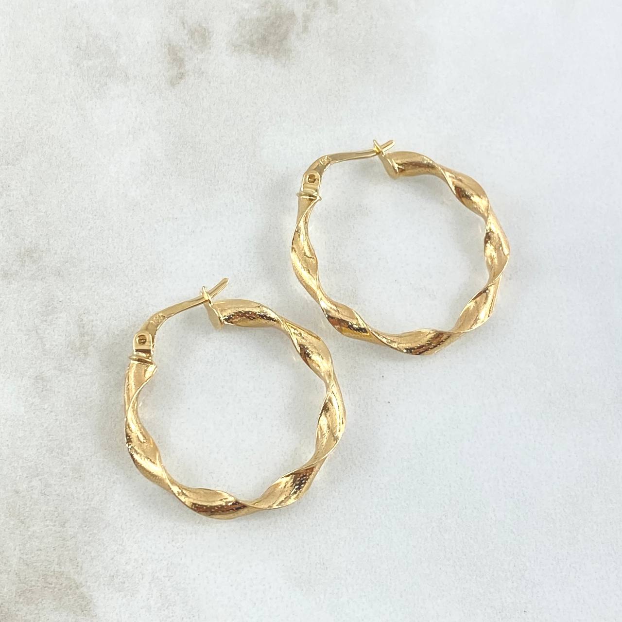 Hoop Earrings Weigh 2.15gr / 2.8cm / 18K Yellow Gold