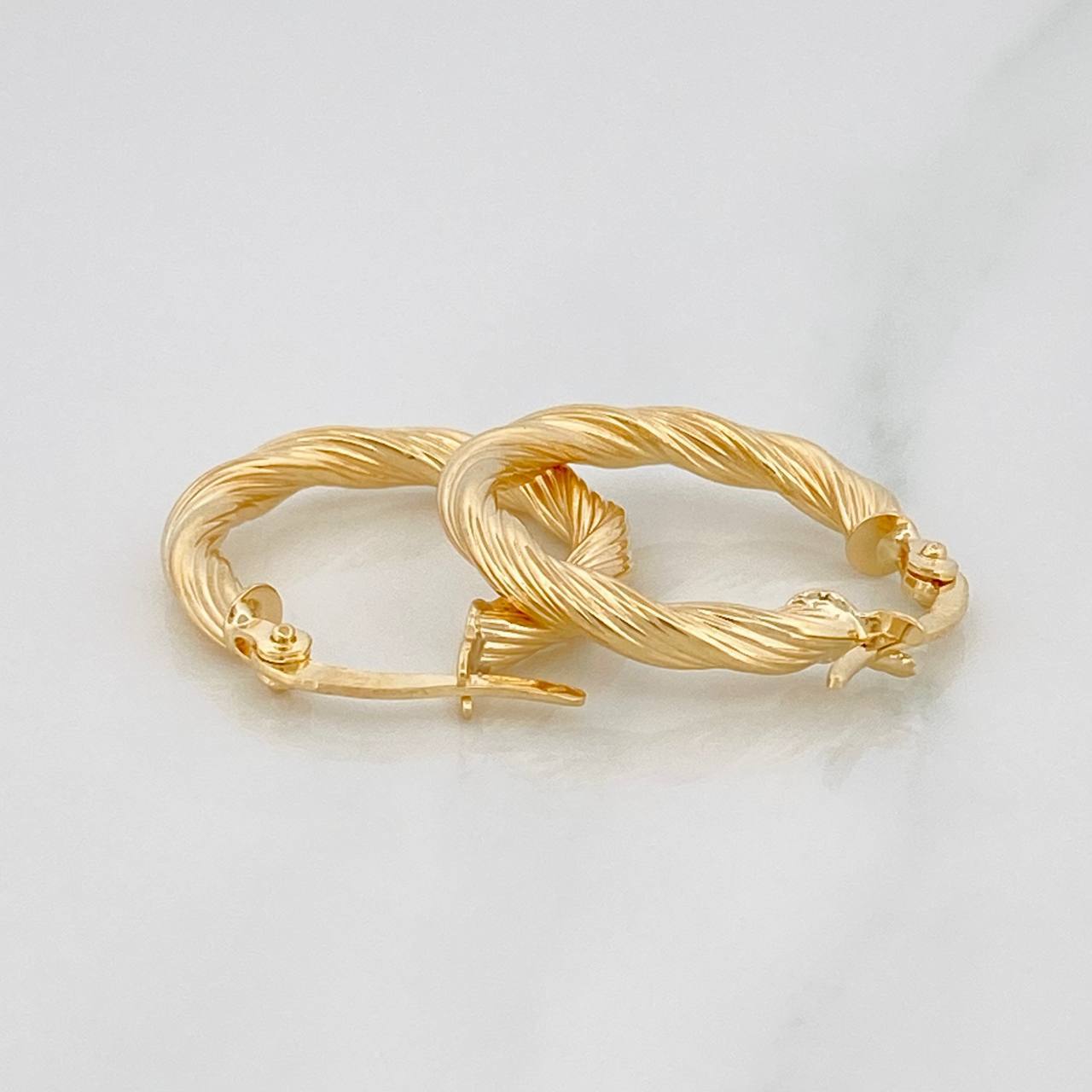 Candongas Ivy 1.95 g / 3/4 in Oro Amarillo 18K