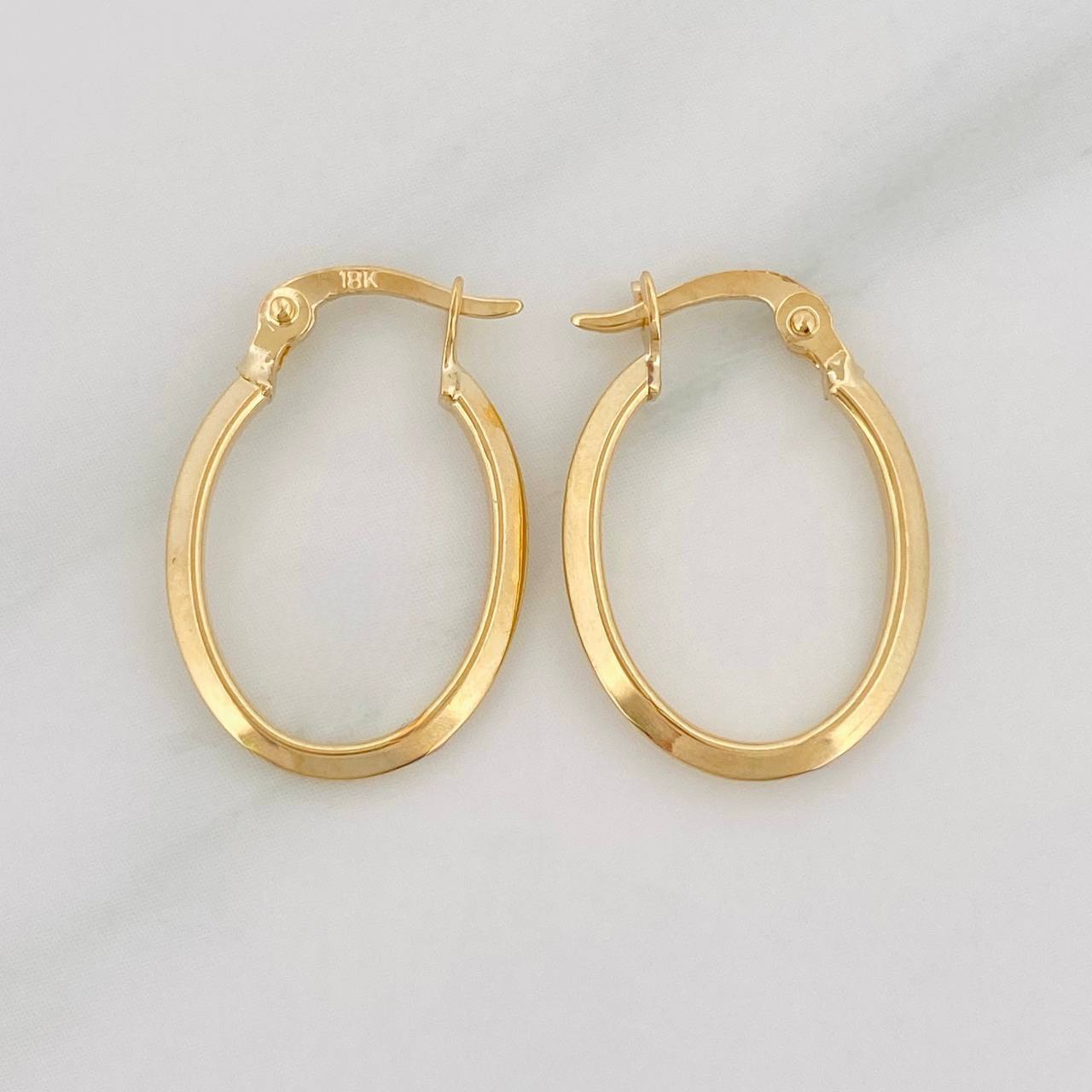 Candongas Clau Ovaladas 0.95 g / 3/4 in Oro Amarillo 18K