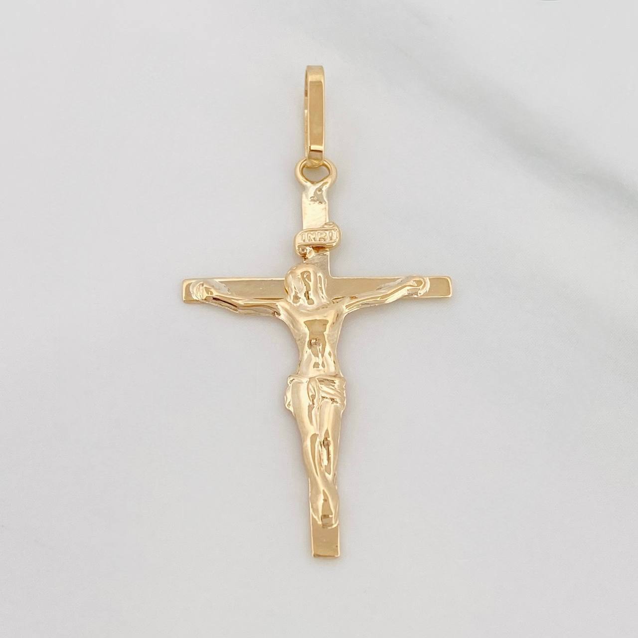 Dije Cruz Cristo 1 g / 1 1/2 in Oro Amarillo 18K