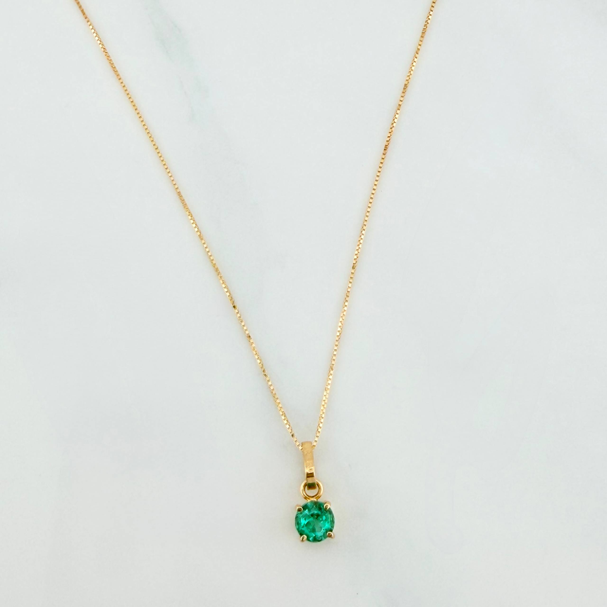 Set Cadena Veneciana + Dije Circulo Esmeralda 28Pts / 1.4 g / 17 3/4 in Oro Amarillo 18K