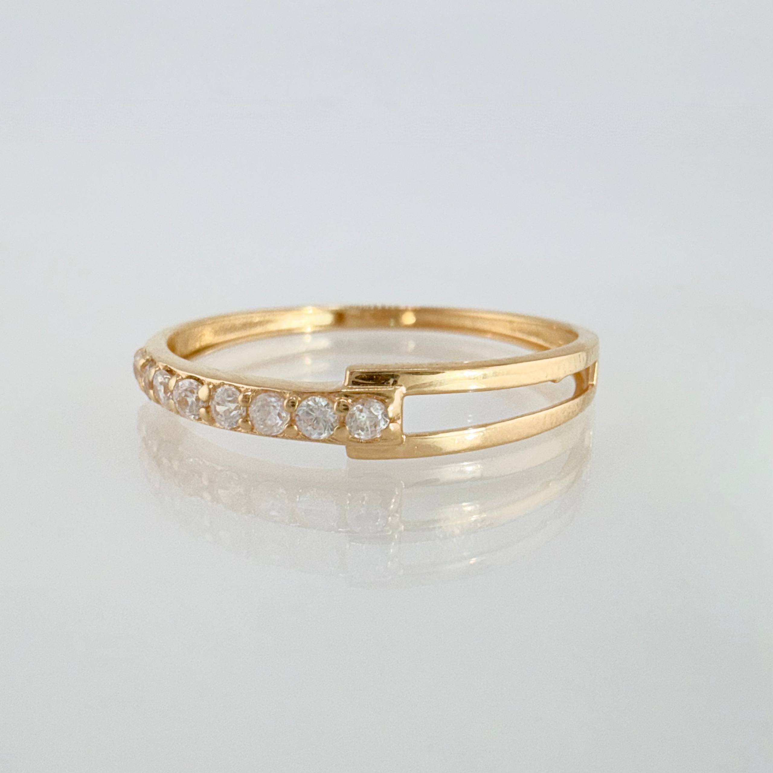 Hollow Channel Ring 0.95g / T7 1/4 / 18K Yellow Gold