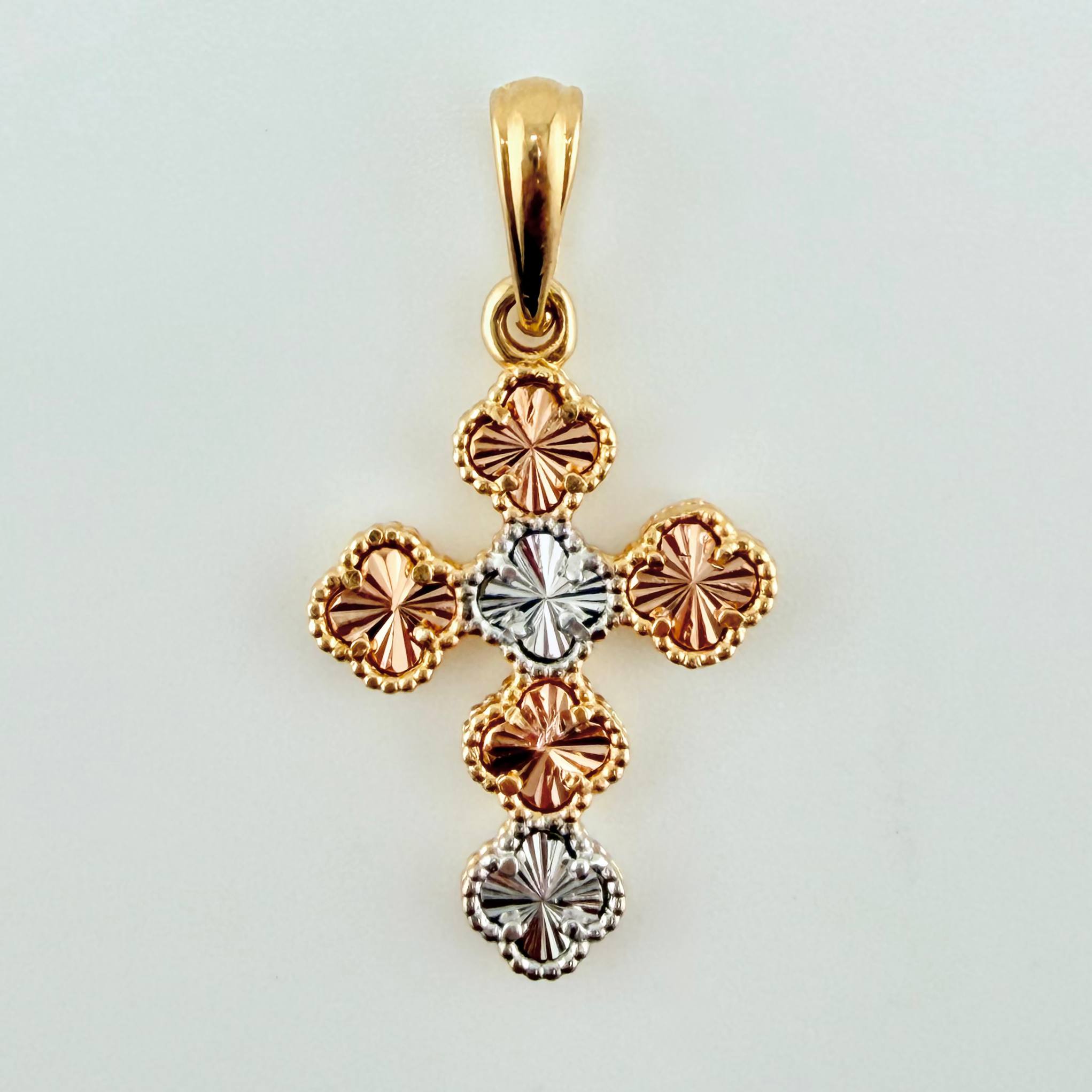 Dije Trebol Rosa Blanco 2.35gr / 1 1/4 in / Tres Oros Nac.Esp. 18K ©