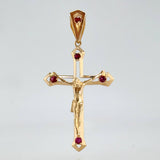 Dije Cruz Cristo Rubies 35pts 4.15gr / 2 in / Oro Amarillo 18K ©