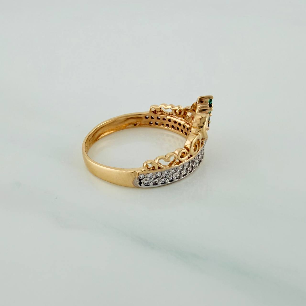 Anillo Corona 2.75gr / T6 1/4 / 3/4 in / Dos Oros Amarillo Blanco 18K $