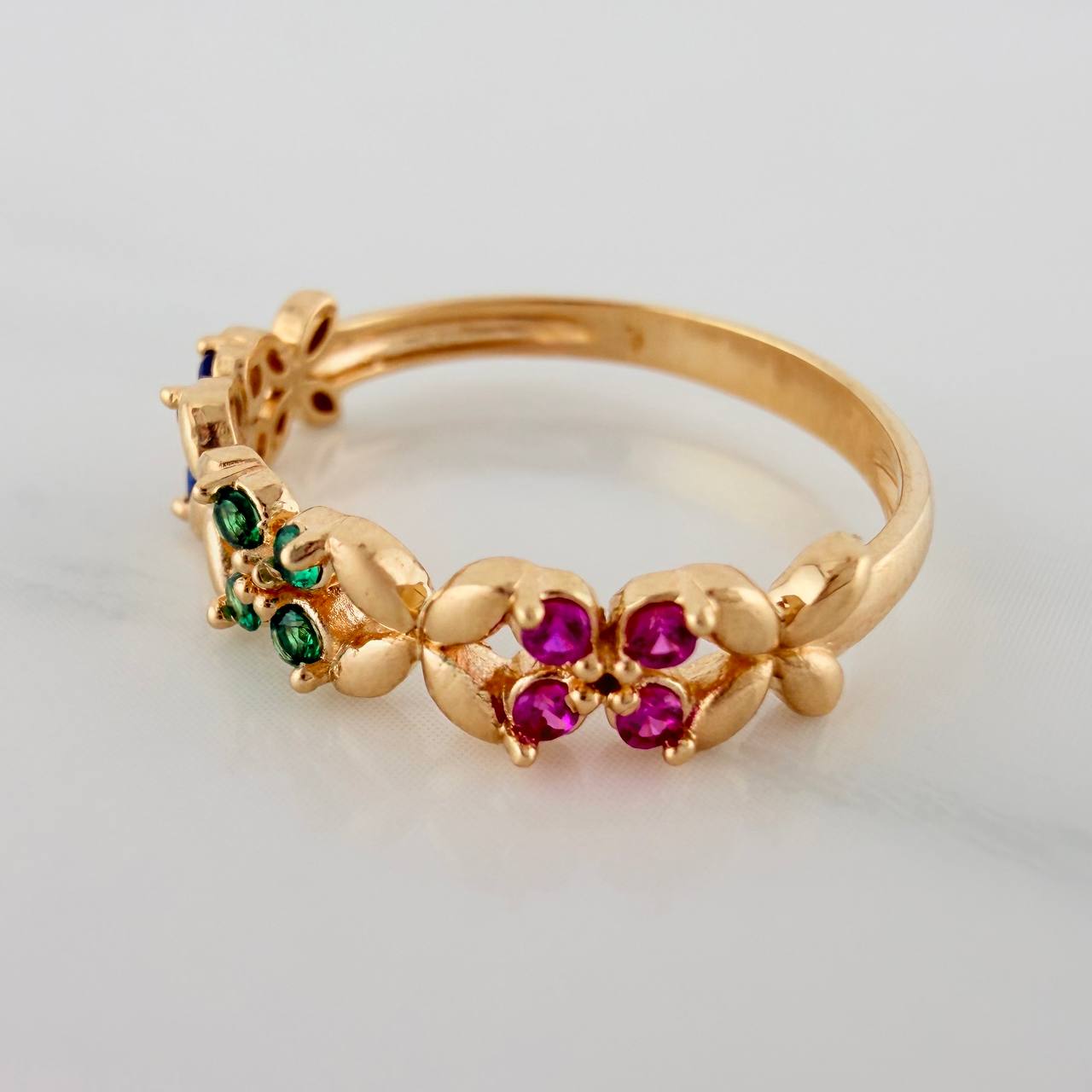 Anillo Flores 2.15gr / T7 1/4 / 3/4 in / Oro Amarillo 18K $