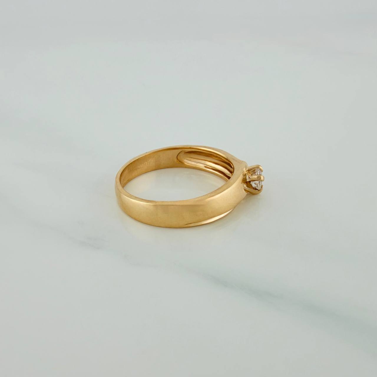 Solitaire Ring 3.85gr / T6 3/4 / 1 in / Yellow Gold 18K $