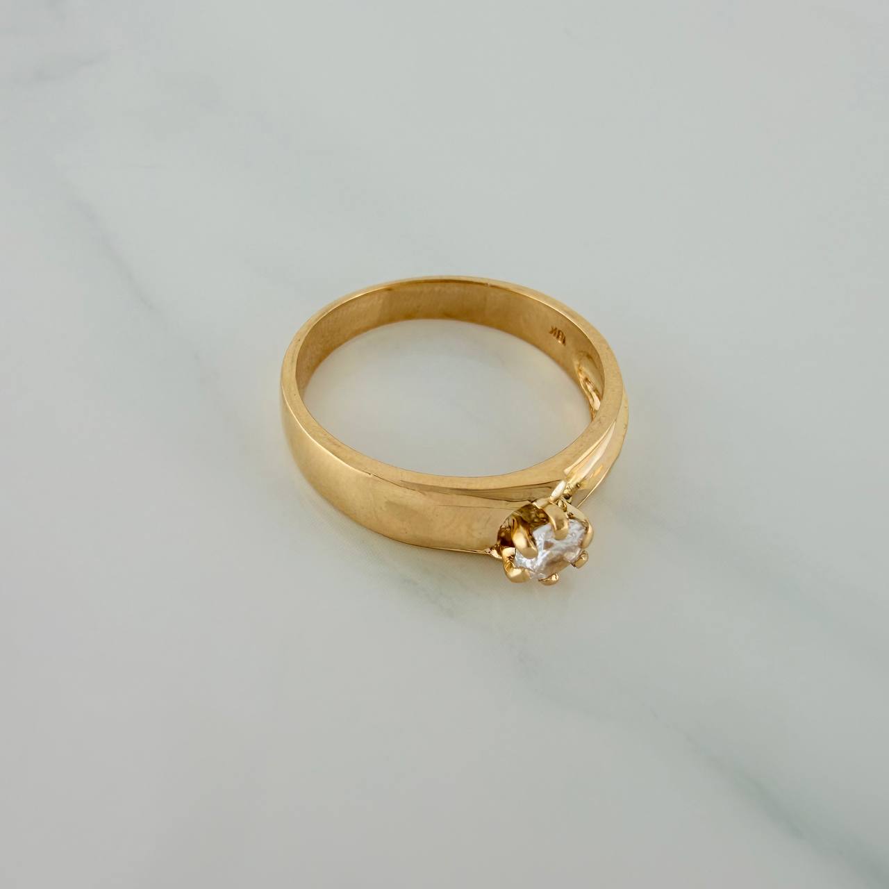 Solitaire Ring 3.85gr / T6 3/4 / 1 in / Yellow Gold 18K $