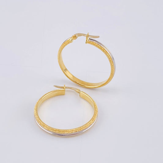 Hoop Earrings Channel Scaled 3.2 g / 1 1/4 in Two-tone Yellow White 18K
