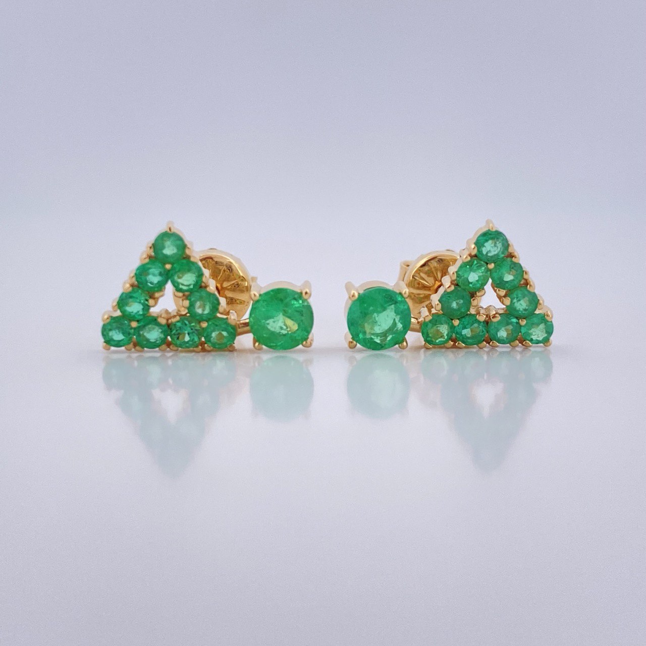 Topos Figuras Esmeraldas 2.6gr / Oro Amarillo 18K &