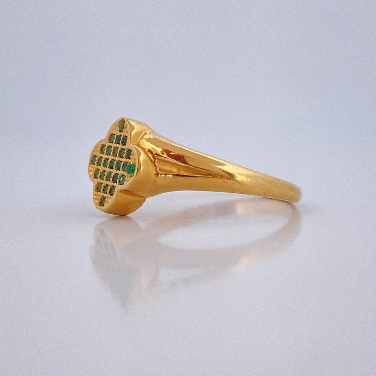 Clover Ring 2.4gr / Size 6 1/2 / 18K Gold $