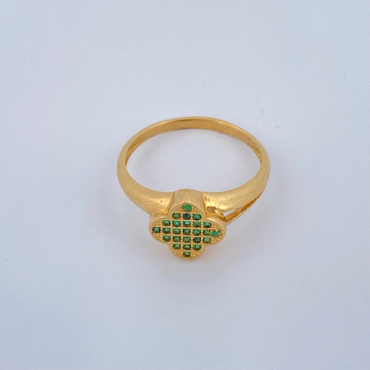 Clover Ring 2.4gr / Size 6 1/2 / 18K Gold $