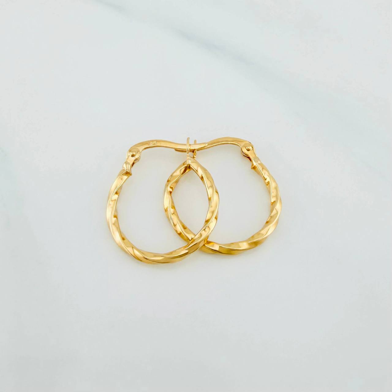 Candongas Kari 1.1 g / 3/4 in Oro Amarillo 18K