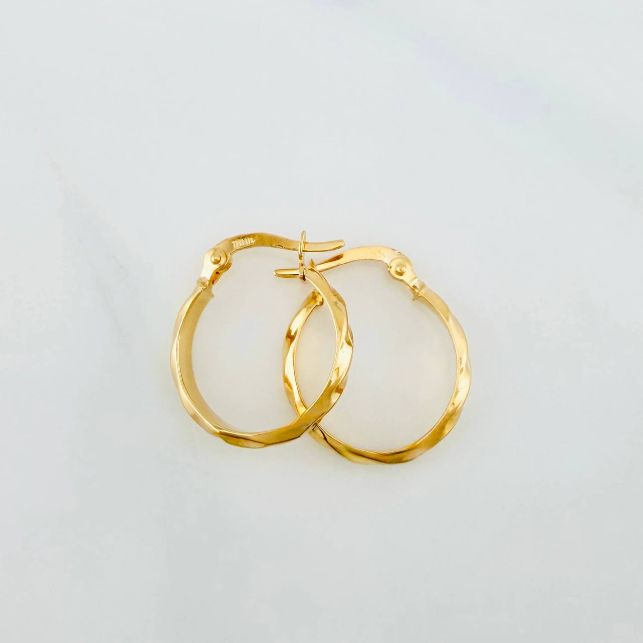 Candongas Nia 1.4 g / 3/4 in Oro Amarillo 18K