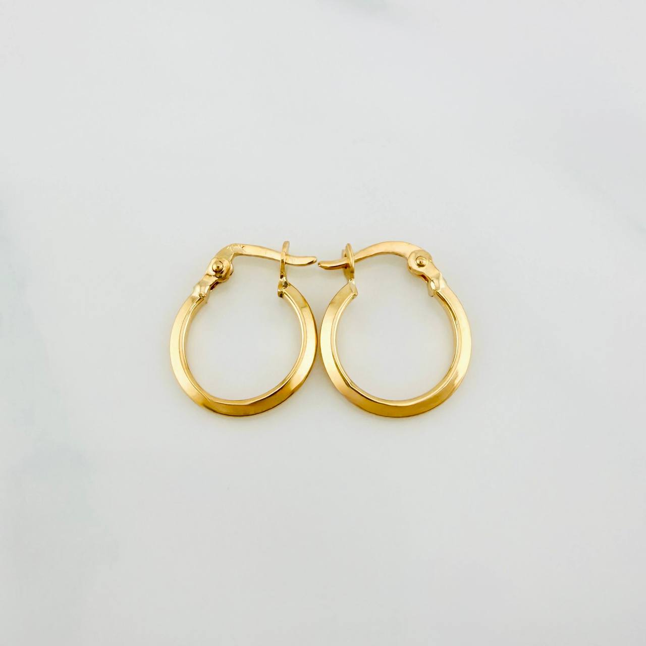 Candongas Clau 0.85 g / 1/2 in Oro Amarillo 18K