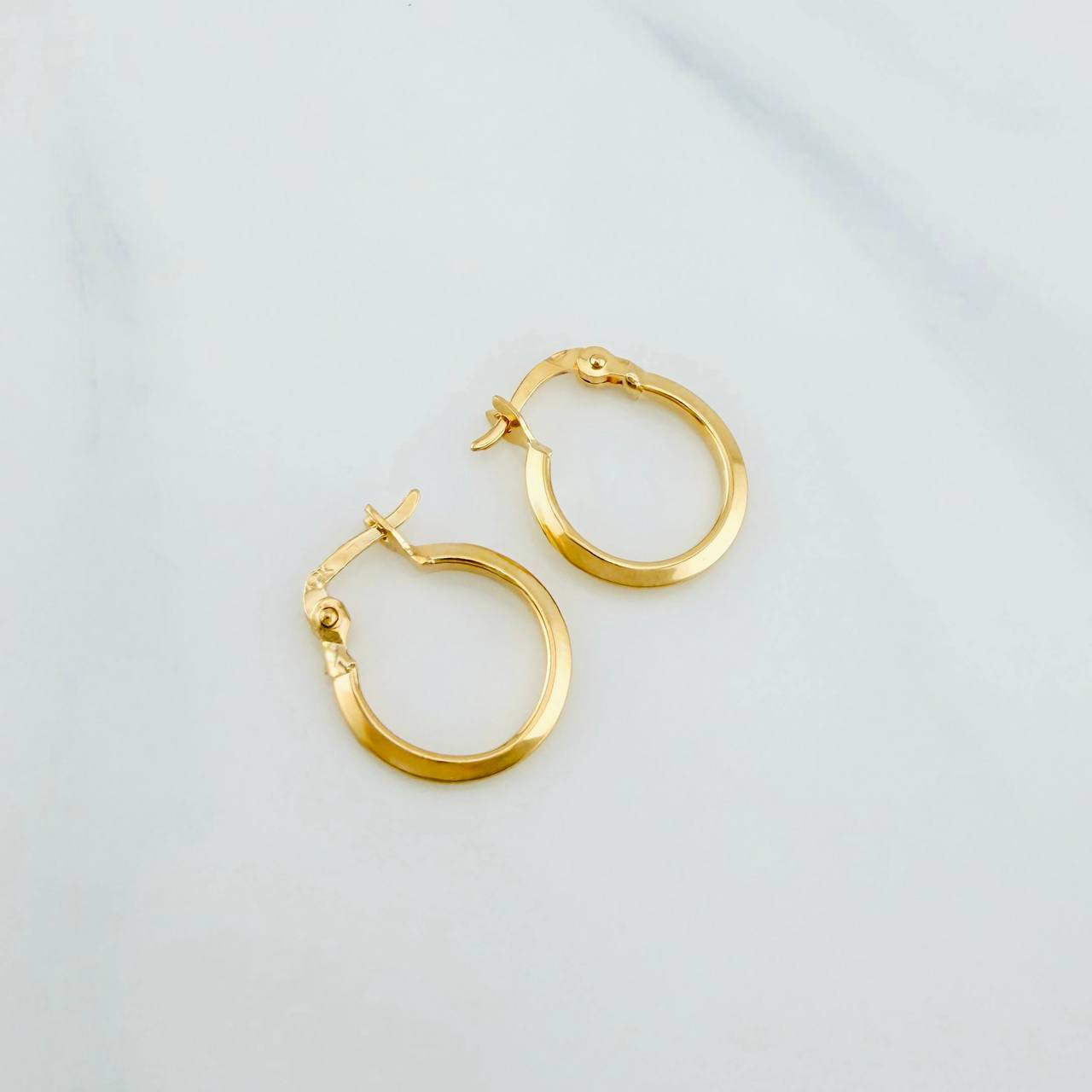 Candongas Clau 0.85 g / 1/2 in Oro Amarillo 18K