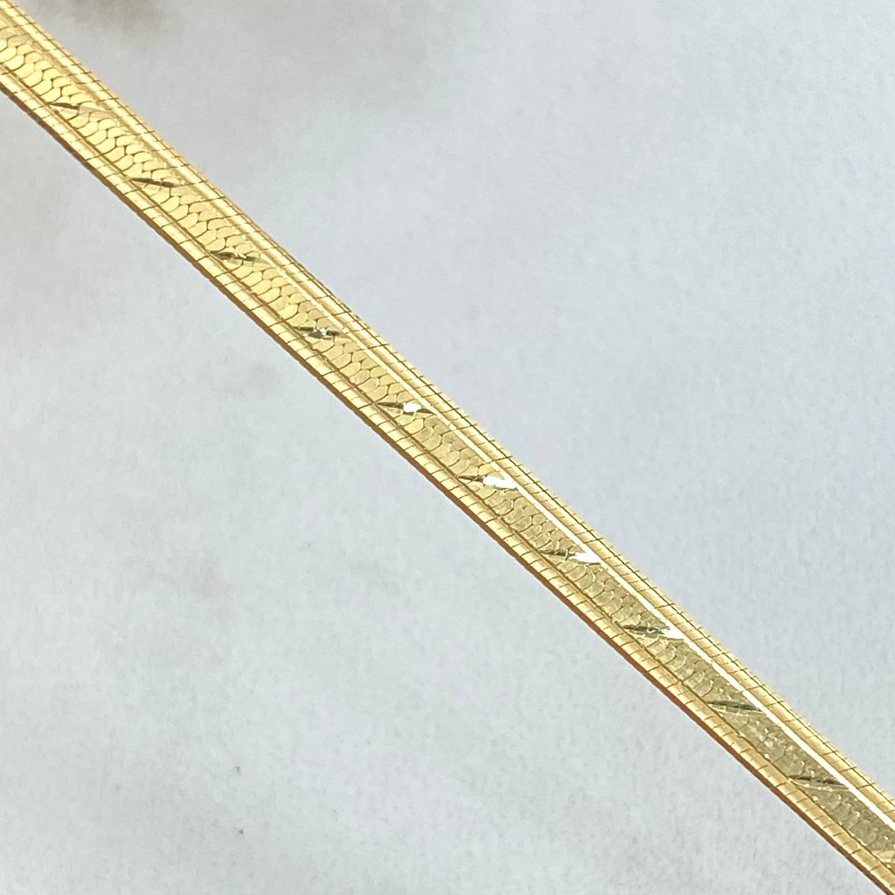 Herringbone Chain Diagonal 8.5gr / 17.7in / +3 18K Gold -