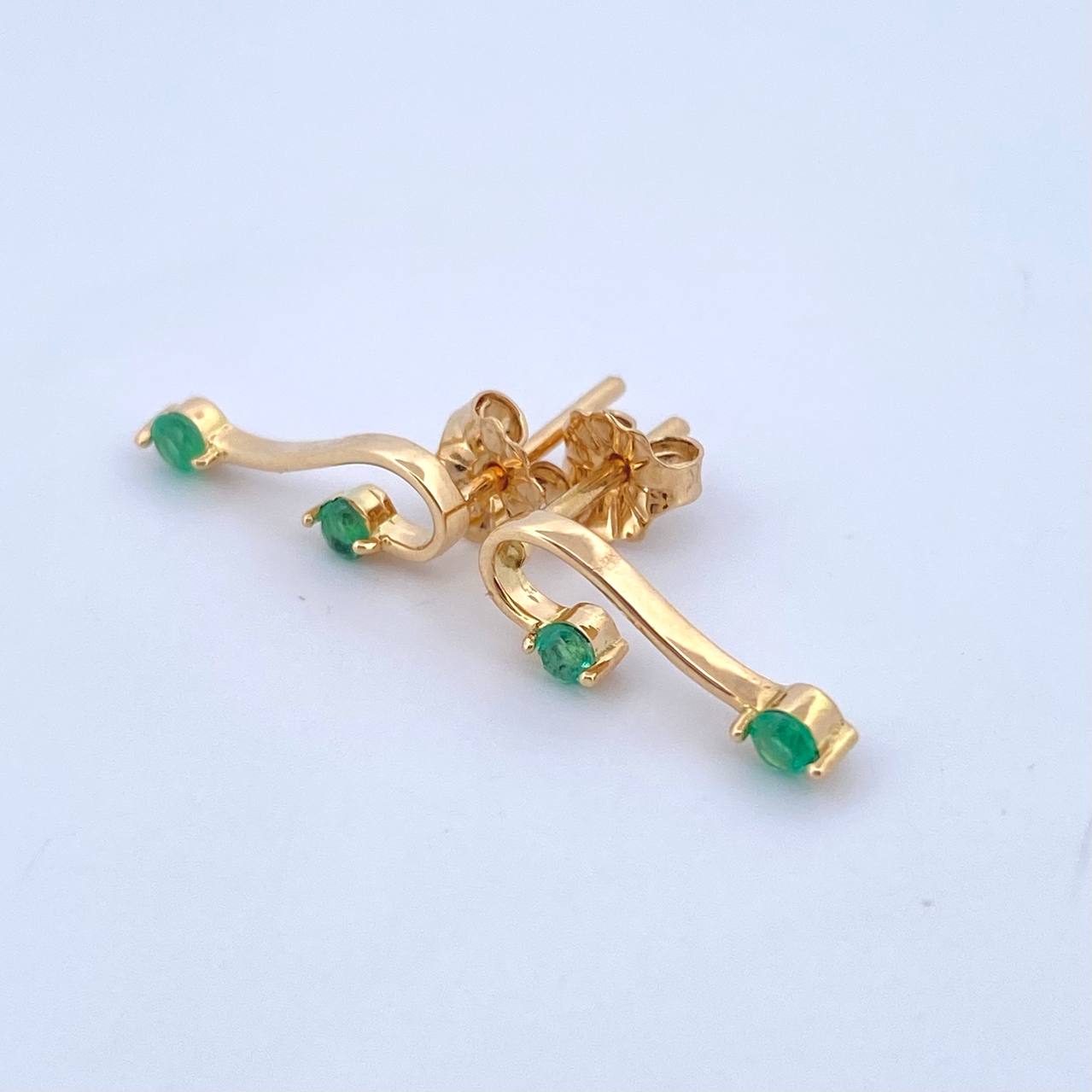 Topos Nota Musical 1.2gr / 1.5cm / Esmeraldas 20Pts Oro Amarillo 18K (Joya) ©