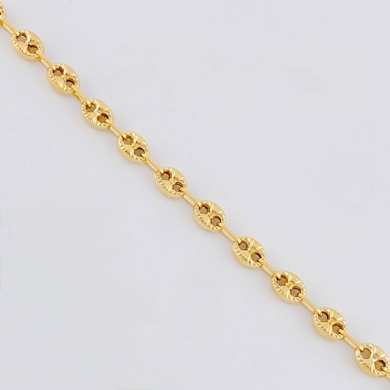 Pulso Gc Diamantado 3.4 g / 8 1/4 in / 4.6 mm Oro Amarillo 18K