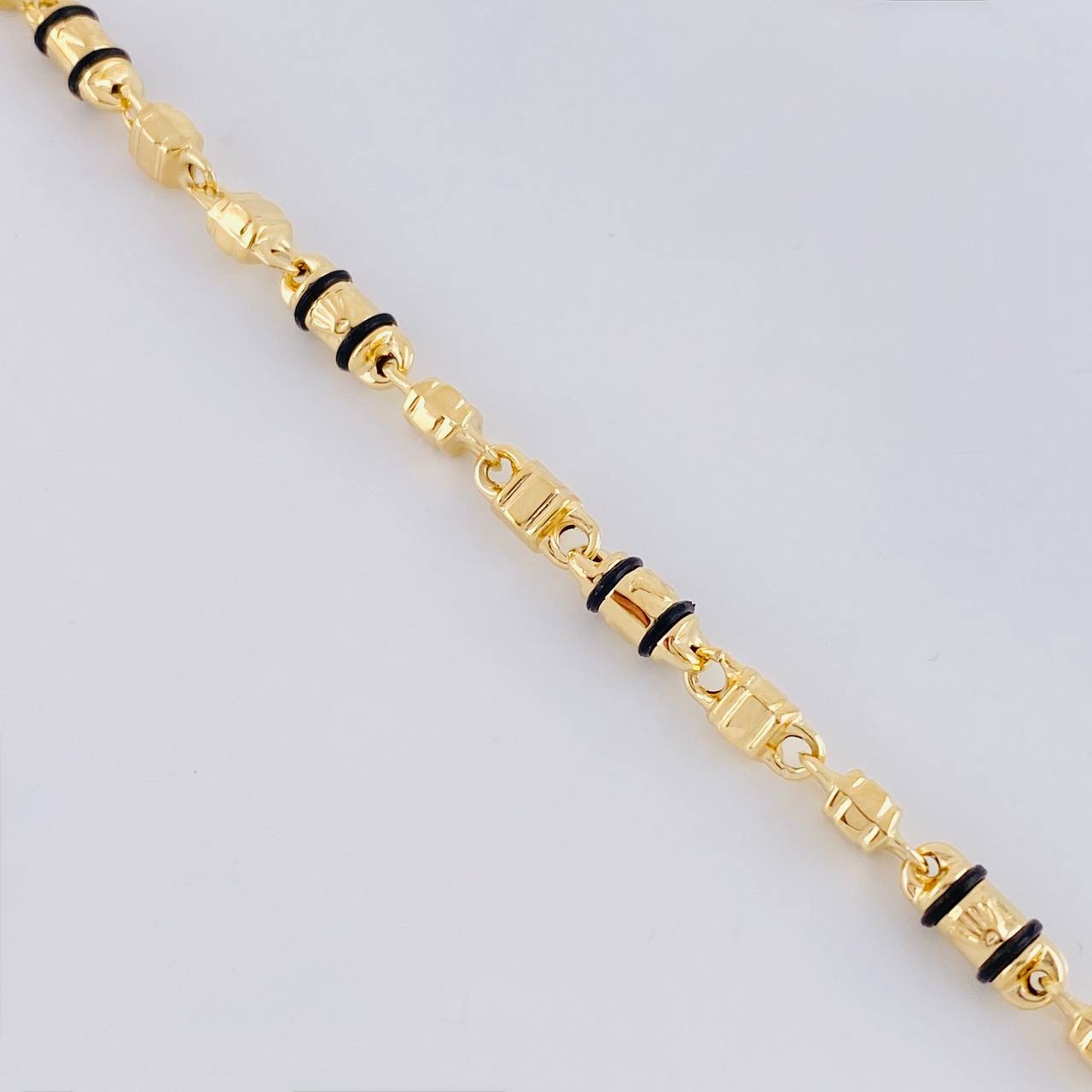 Pulso Rustico Candado Boya 4.3 g / 7 1/4 in / 4.2 mm Oro Amarillo 18K
