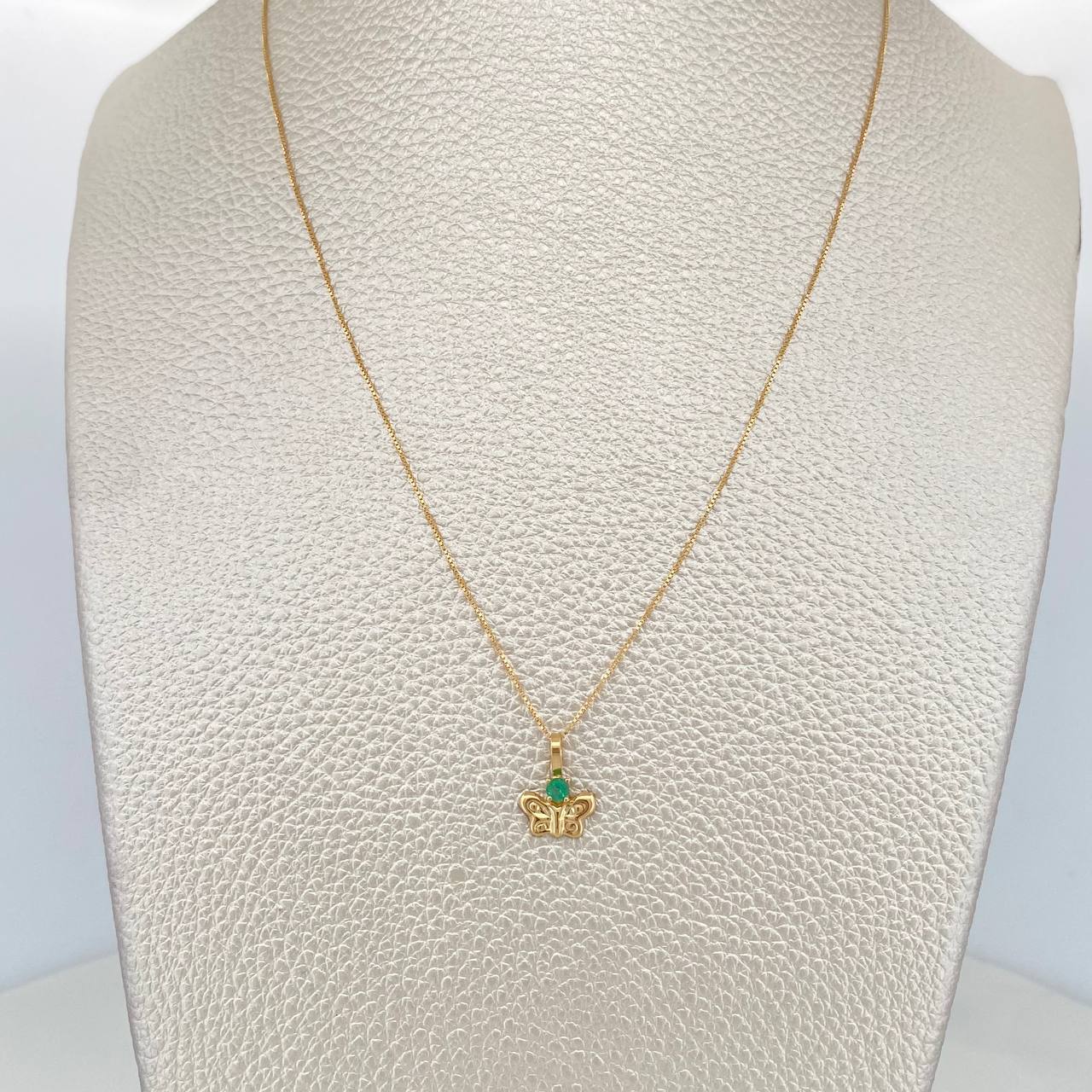 Set Cadena Veneciana + Dije Mariposa Esmeralda 06Pts / 1.3 g / 17 3/4 in Oro Amarillo 18K