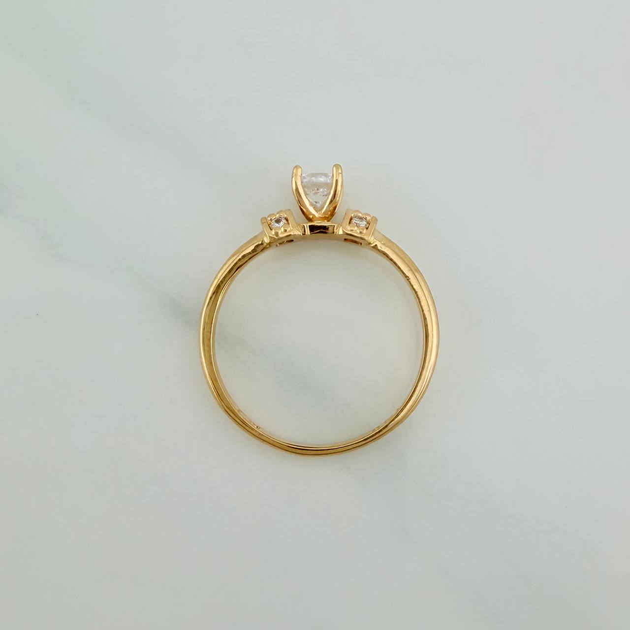 Anillo Solitario 2.25gr / T5 3/4 / 3/4 in / Oro Amarillo 18K $