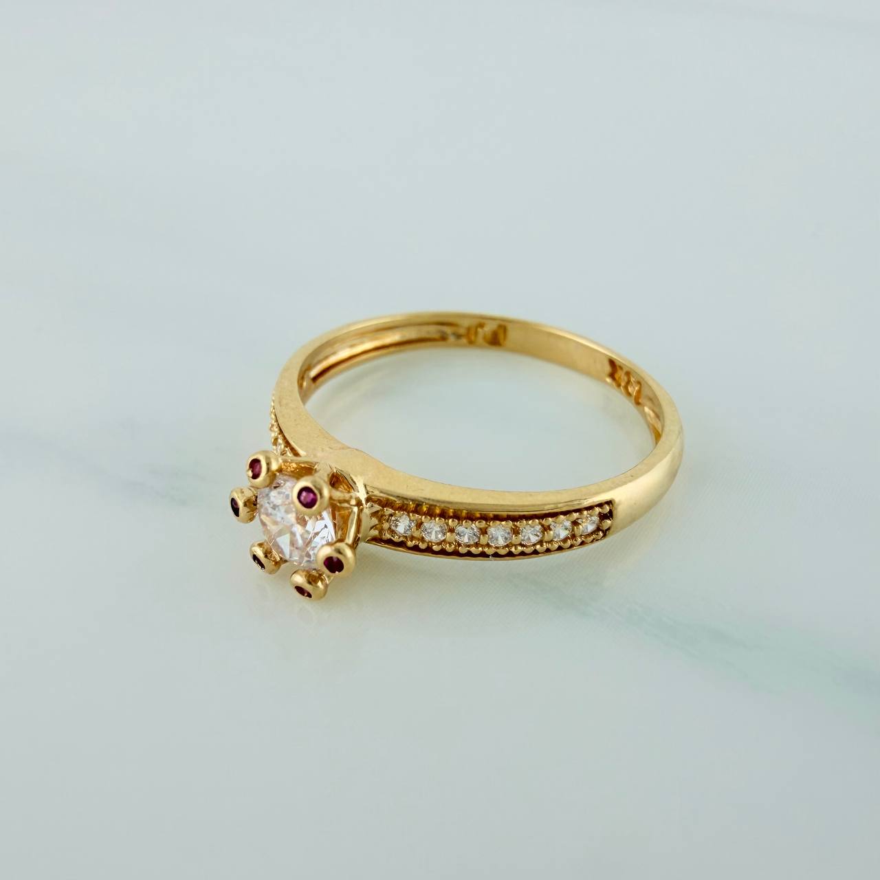 Anillo Solitario Churumbela 2gr / T6 1/2 / 1 in / Oro Amarillo 18K $