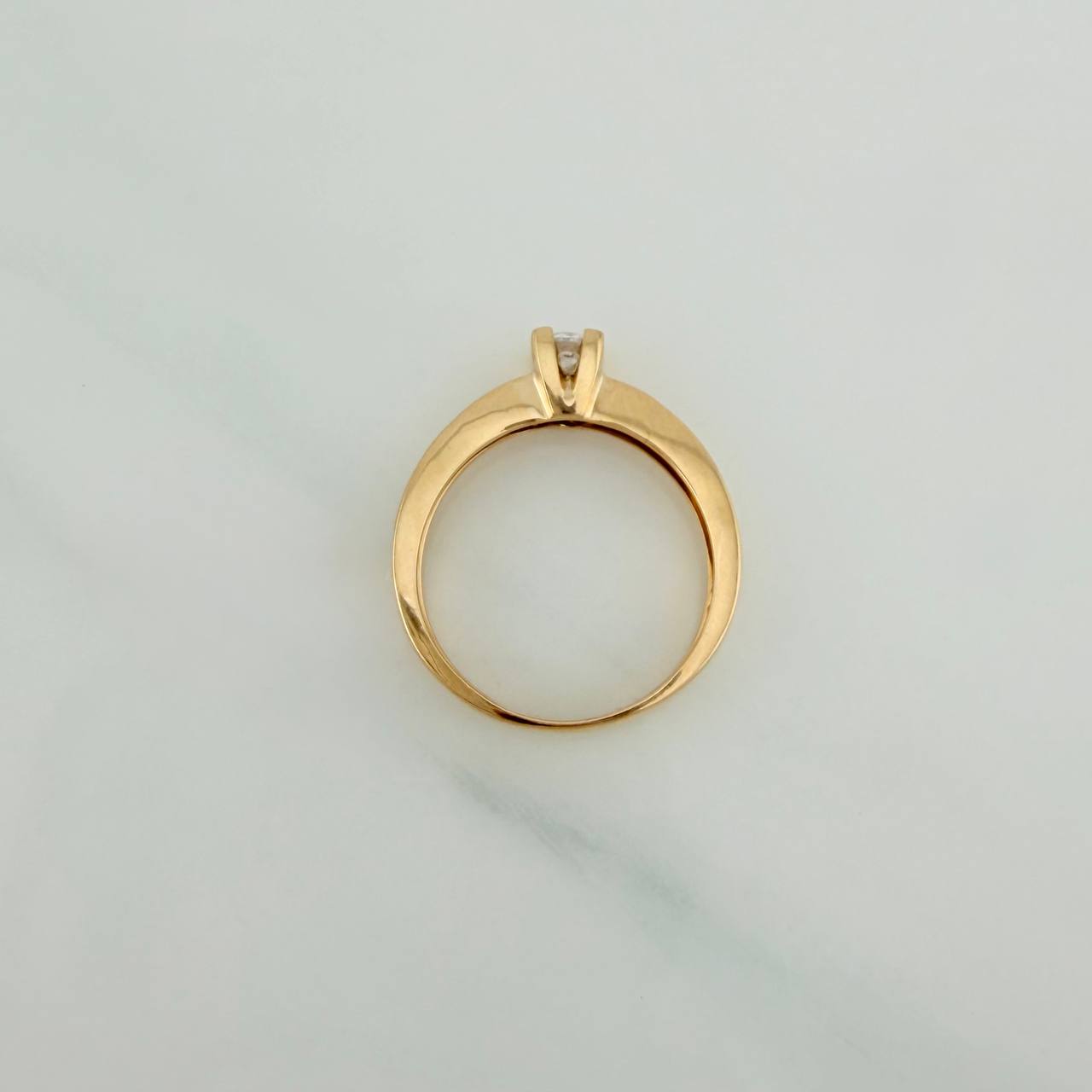 Anillo Solitario 3.65gr / T6 3/4 / 1 in / Oro Amarillo 18K $