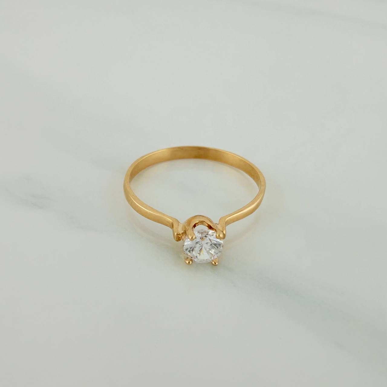 Anillo Solitario 1.1gr / T5 1/4 / 1 in / Oro Amarillo 18K $