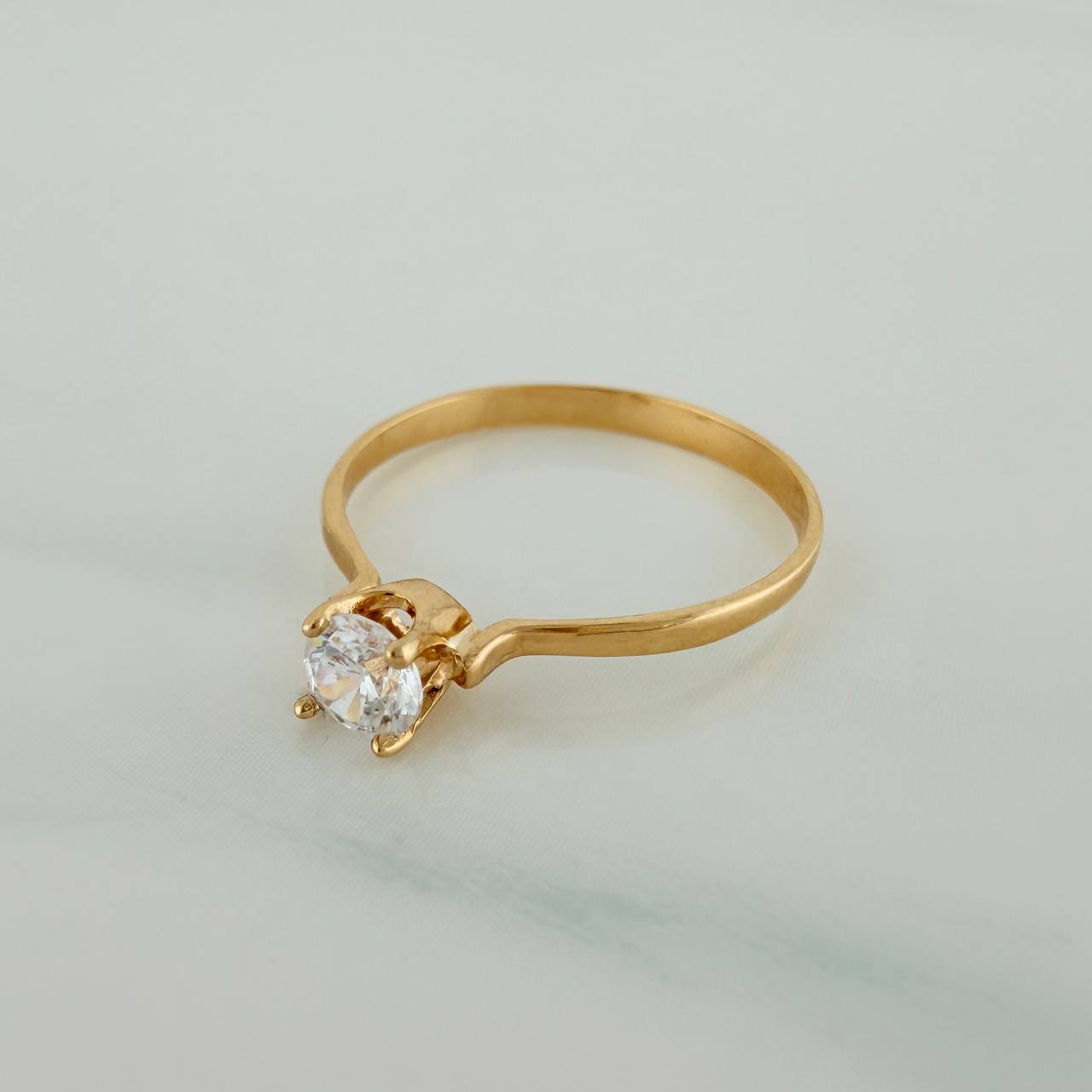 Anillo Solitario 1.1gr / T5 1/4 / 1 in / Oro Amarillo 18K $