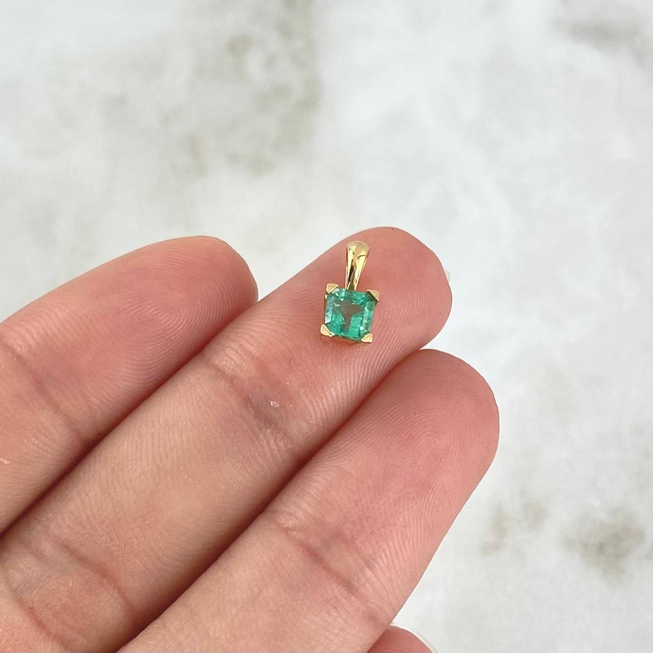 Pendant Square 0.55gr / 1cm / Emerald 33Pts 18K Yellow Gold (Jewel) ©
