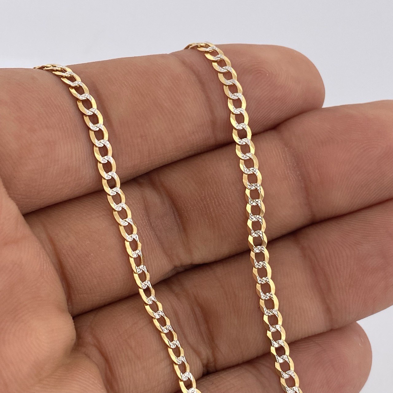 Cuban Links 8.9gr / 24 1/4 in / Yellow Gold +3 18K $