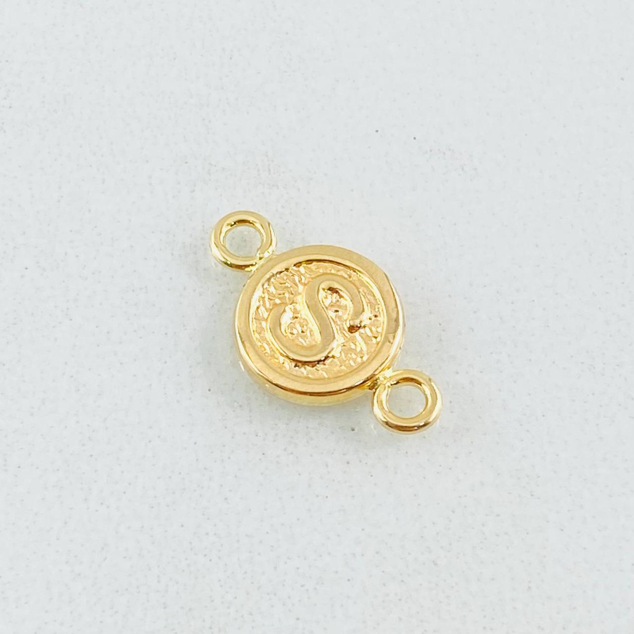 Charm Letter S 0.35gr / 0.6in / 18K Gold