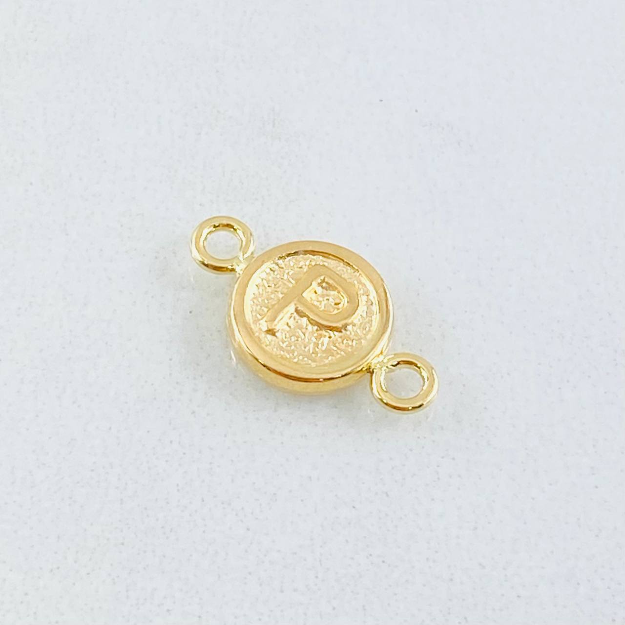 Herraje Letra P 0.35gr / 1/2 in / Oro Amarillo 18K !