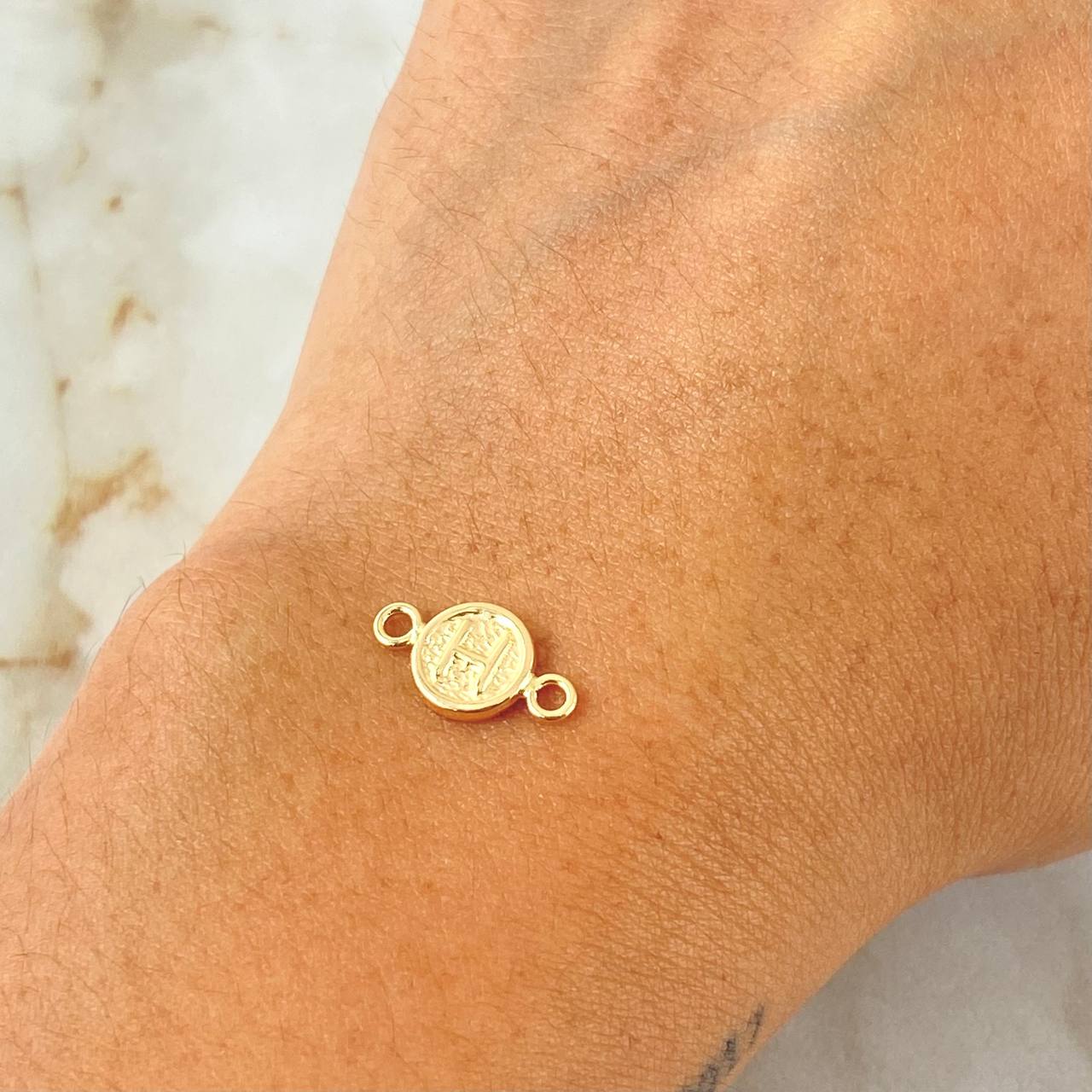 Charm Letter H 0.4gr / 0.6in / 18K Gold