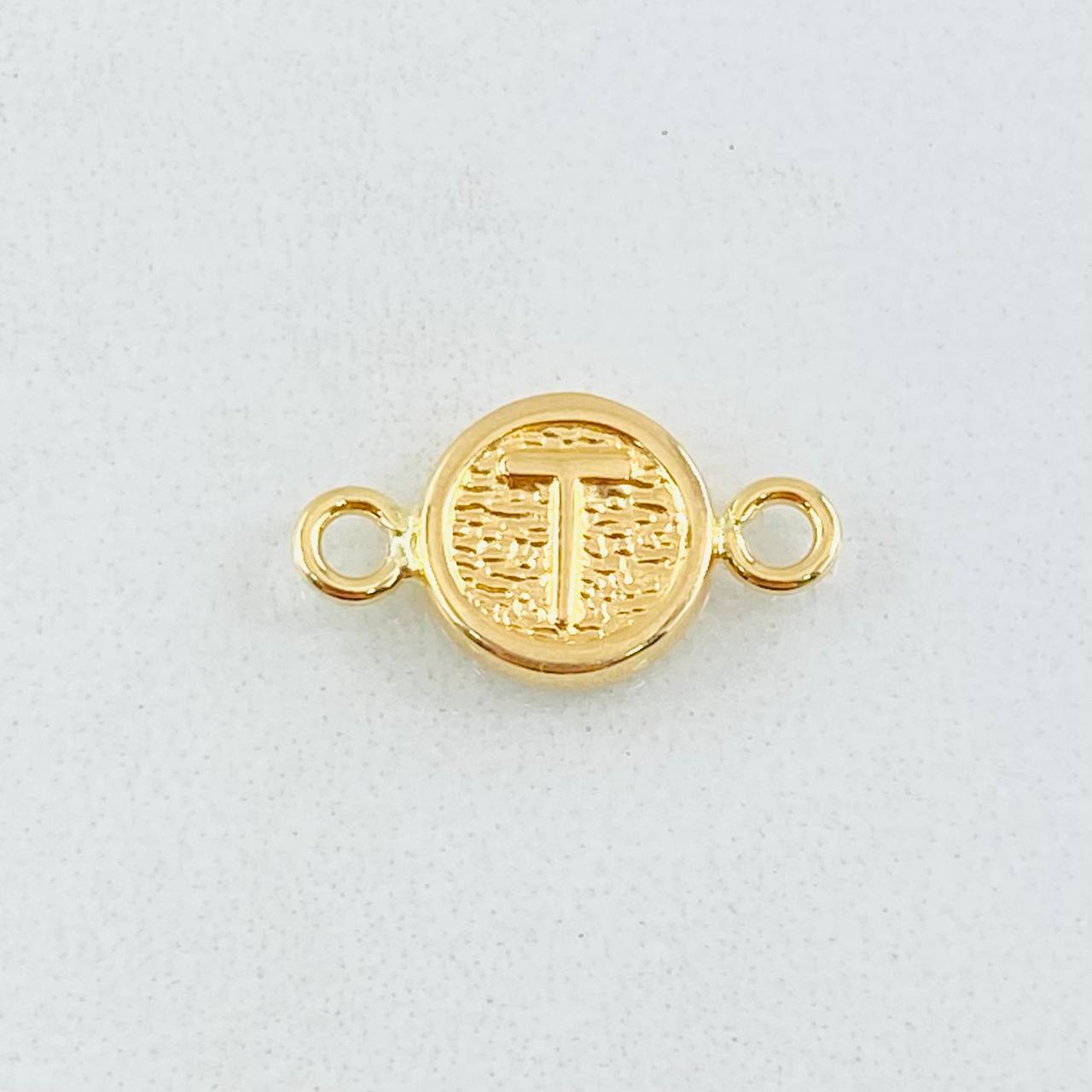 Charm Letter T 0.35gr / 0.6in / 18K Gold