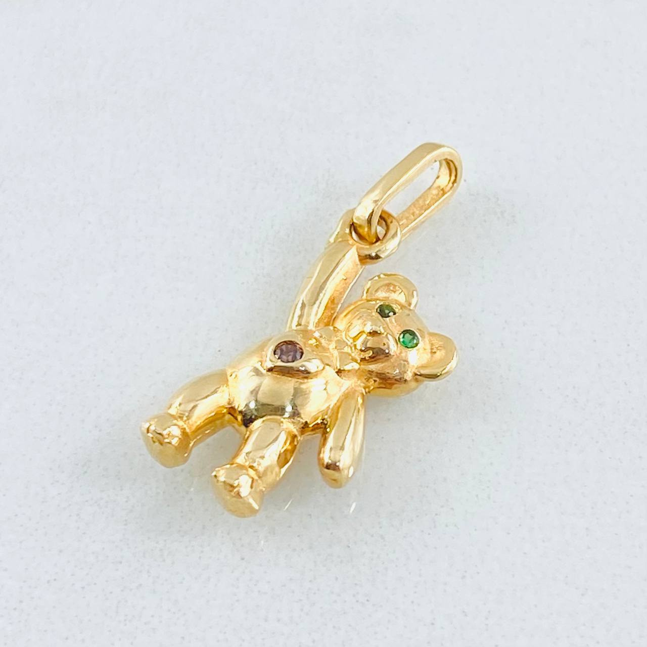 Pendant Bear Hand Up 1.85gr / 0.9in / 18K Gold