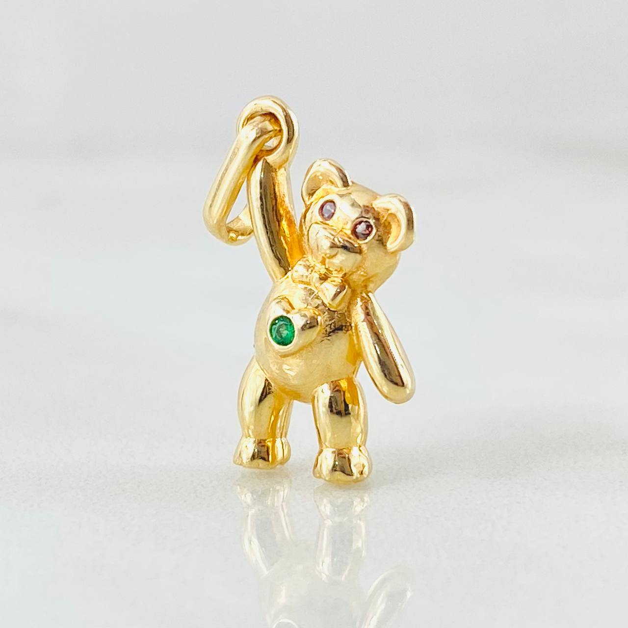 Pendant Bear Hand Up 1.9gr / 0.9in / 18K Gold