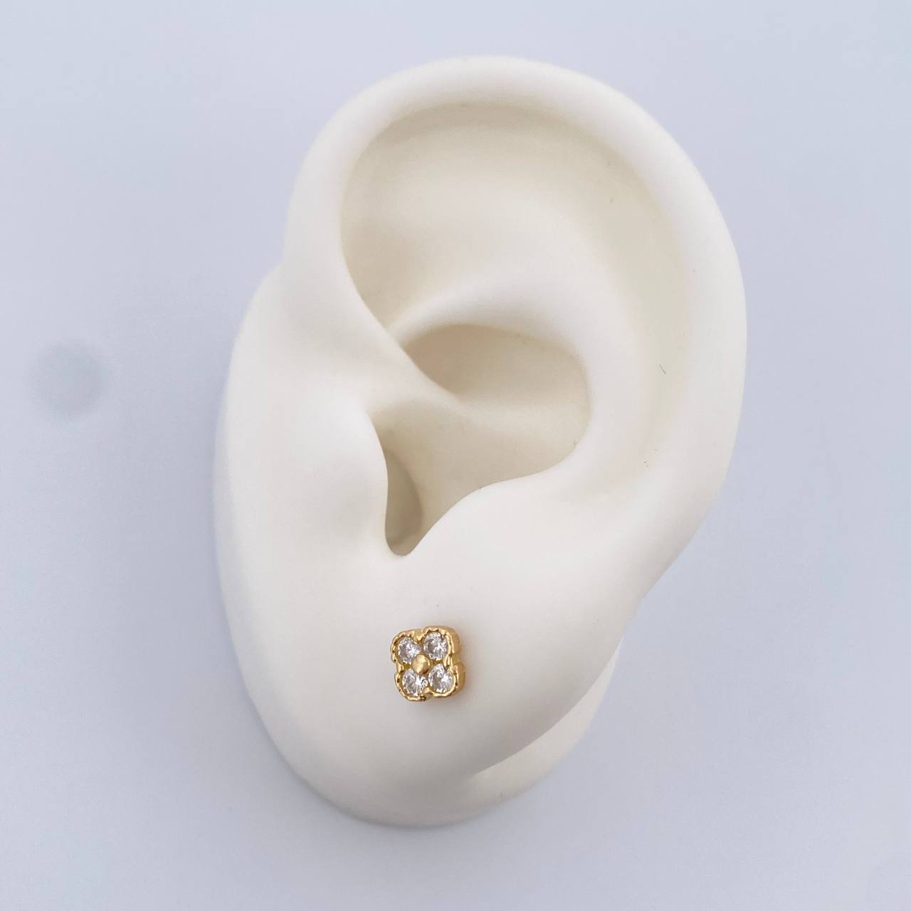 Stud Earrings 1.1gr / 18K Gold &