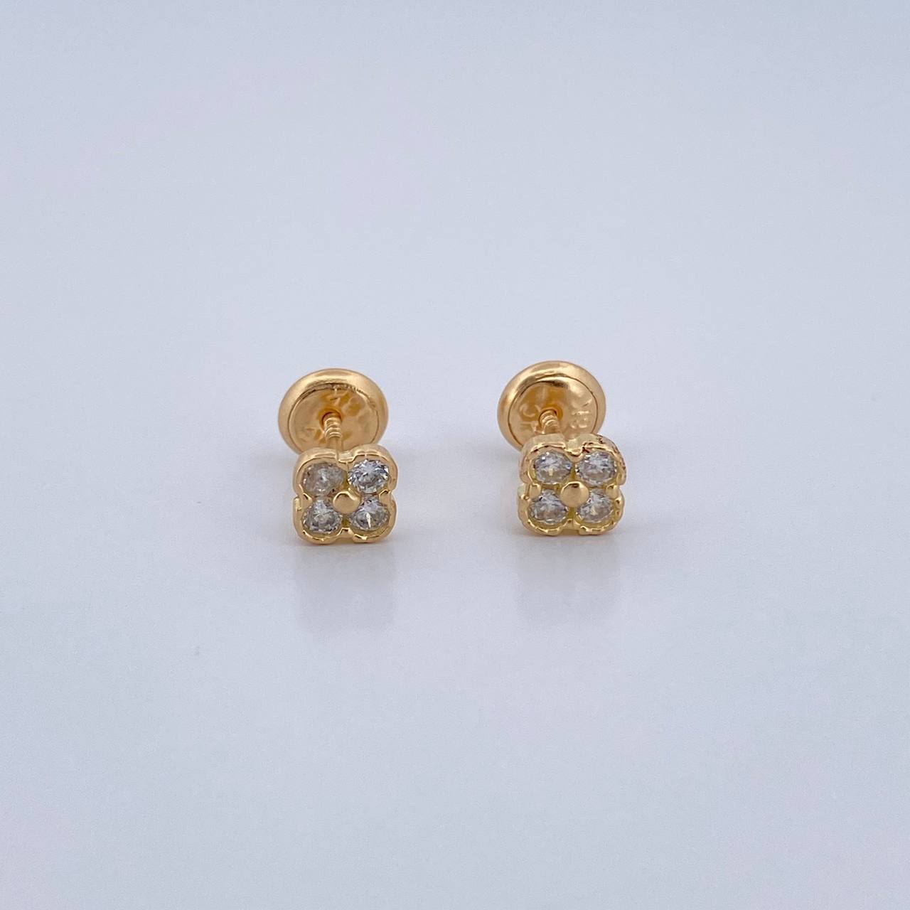 Stud Earrings 1.1gr / 18K Gold &