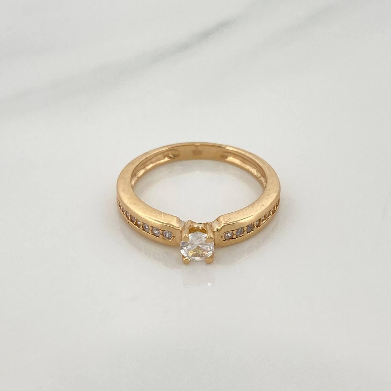 Anillo Solitario Churumbela 3.25gr / T6 1/2 / 1 in / Oro Amarillo 18K $