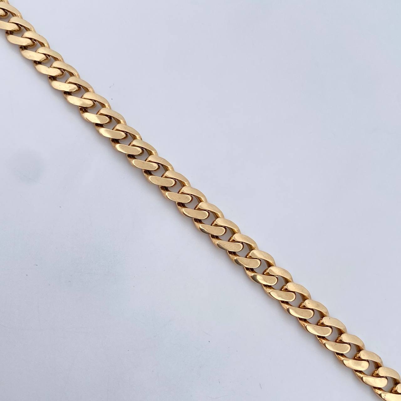 Cuban Links Bracelet 12.25gr / 20.1cm / 6.7mm White Zircons Lobster Claw 18K Yellow Gold Box &