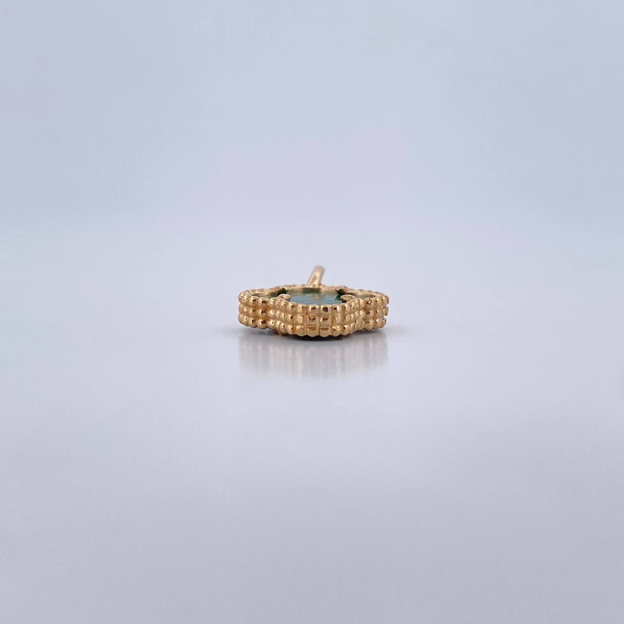 Dije Trebol  1.5gr / 1.9cm / Malaquita Verde Oro Amarillo 18K $