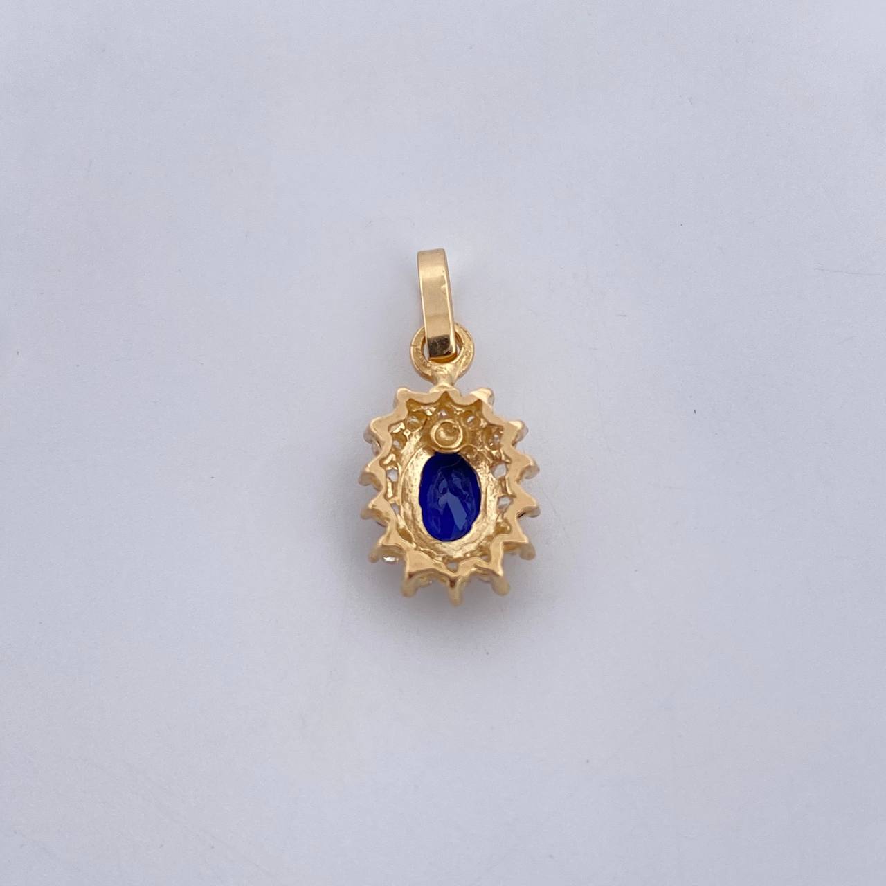 Dije Halo 1.3gr / 1.8cm / Circones Blanco Azul Oro Amarillo 18K $