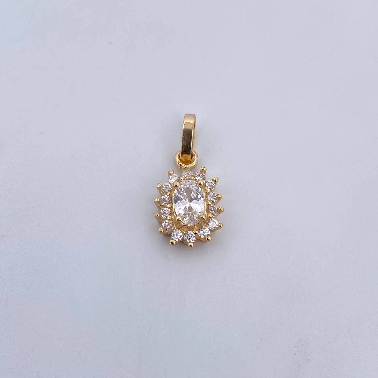 Dije Halo 1.4gr / 1.8cm / Circones Blancos Oro Amarillo 18K &