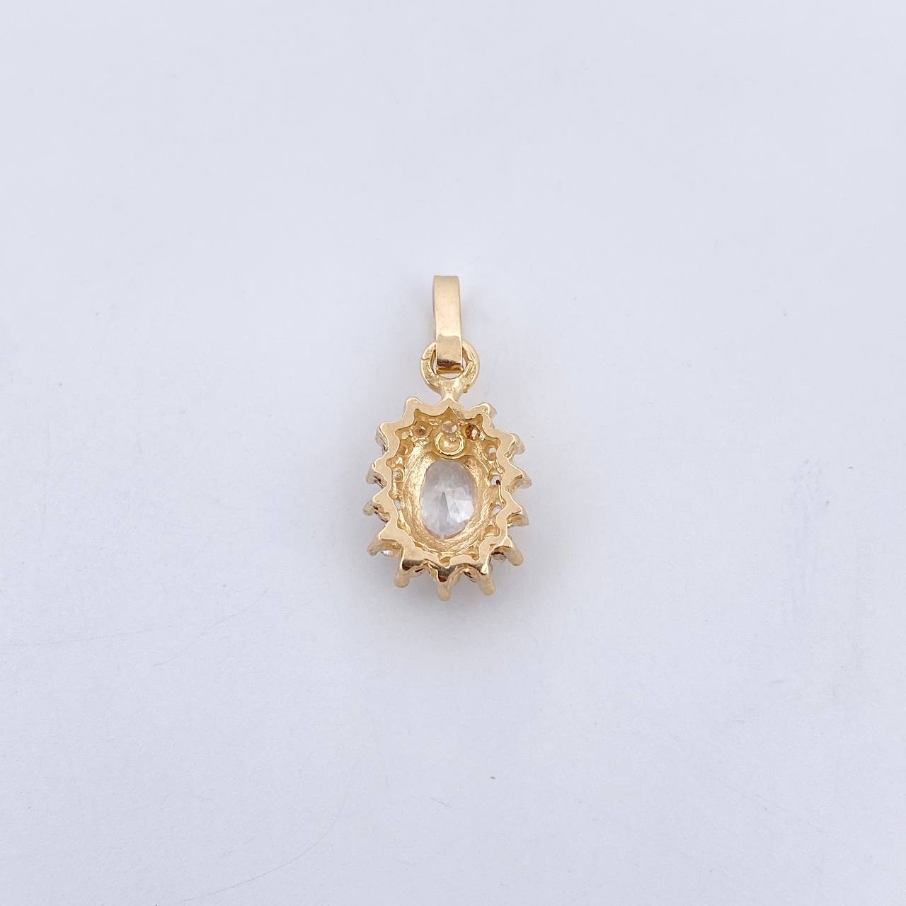 Dije Halo 1.5gr / 1.8cm / Circones Blancos Oro Amarillo 18K $