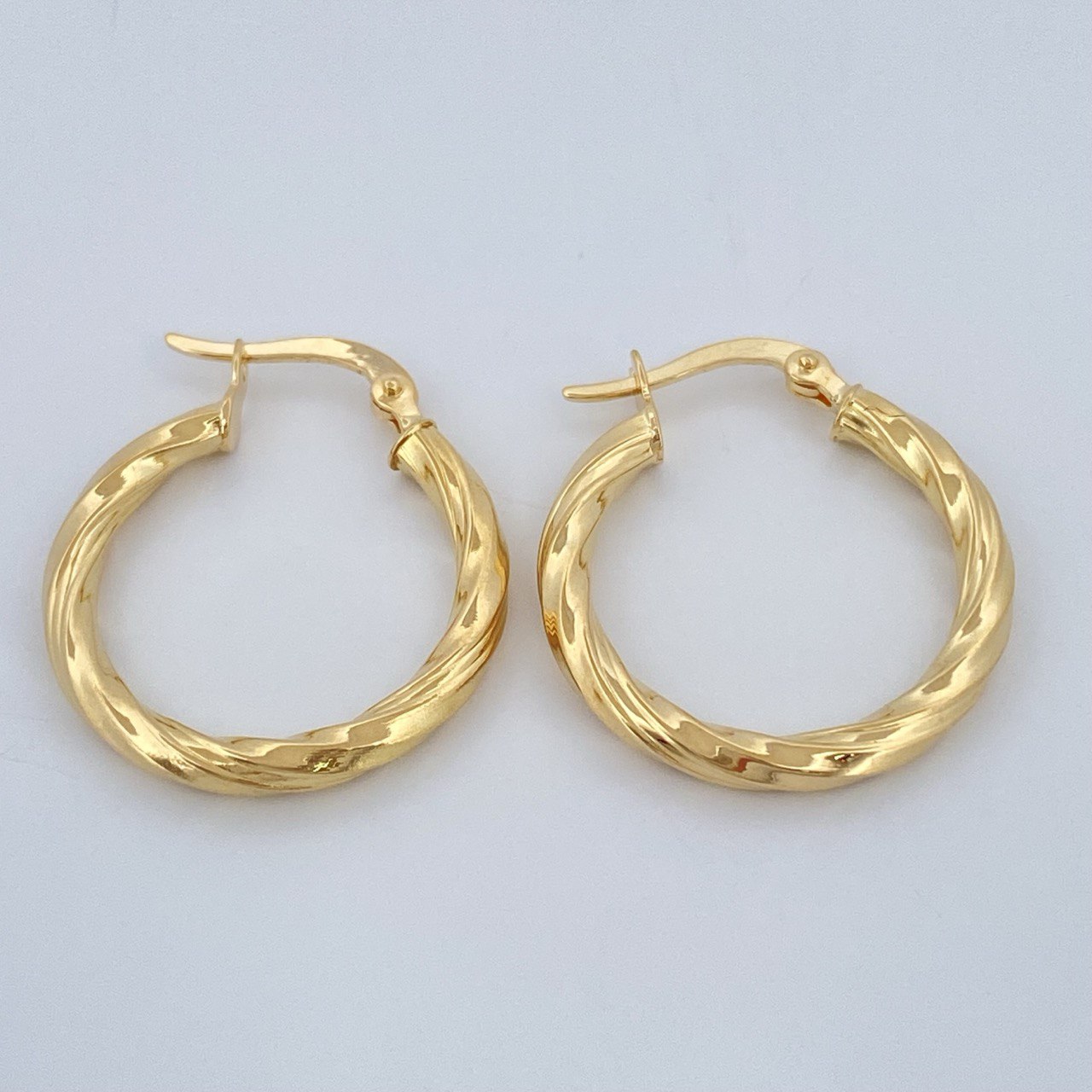 Hoop Earrings Mai 2.1gr / 1in / 18K Gold $