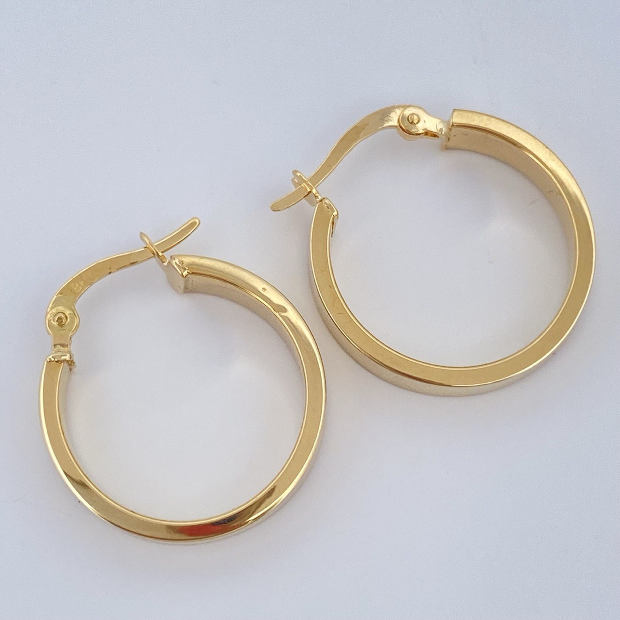 Hoop Earrings Fabi 2.15gr / 1in / 18K Gold $