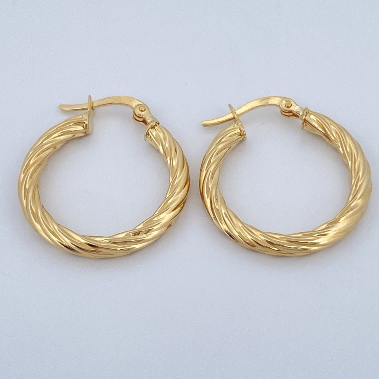 Mary Hoop Earrings 2.3gr / 1in / 18K Gold $